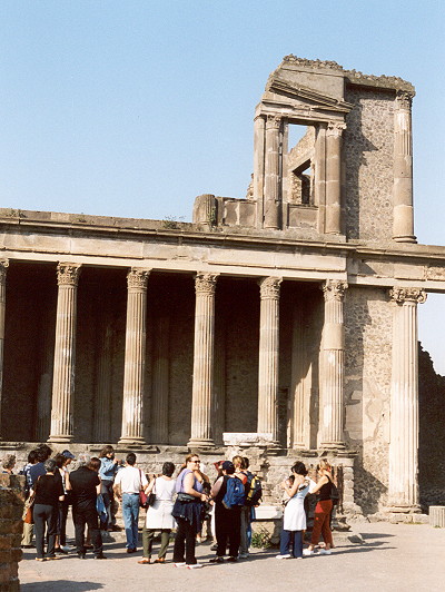 Tribunal in Pompeii