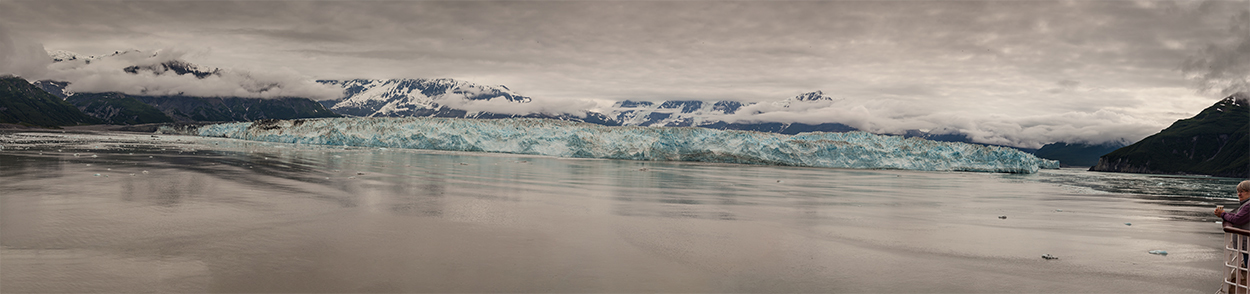 panorama of hubbard glacier