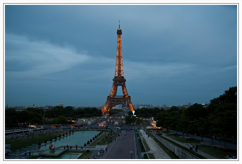 eiffel tower at night