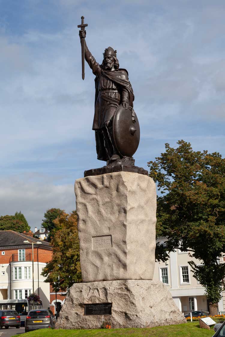 statue of king alfred the great